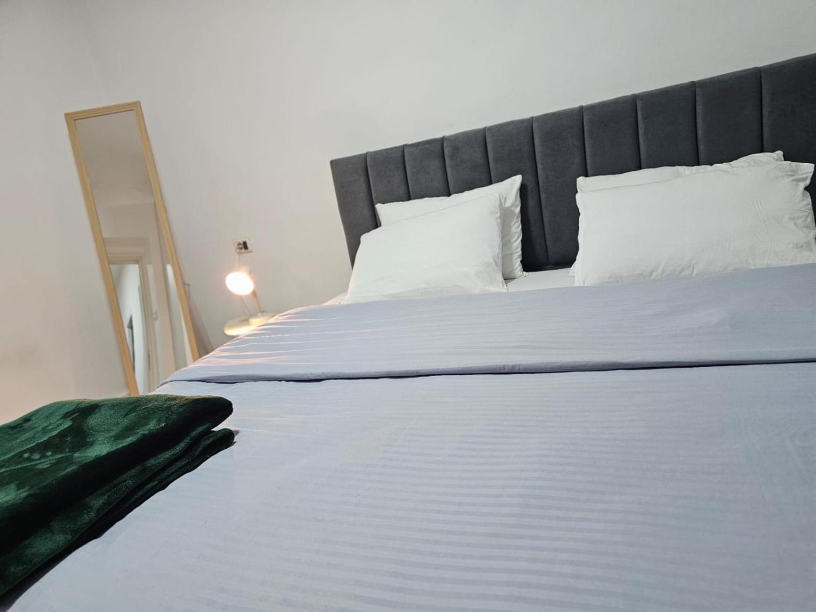 Main 4 * Tirana