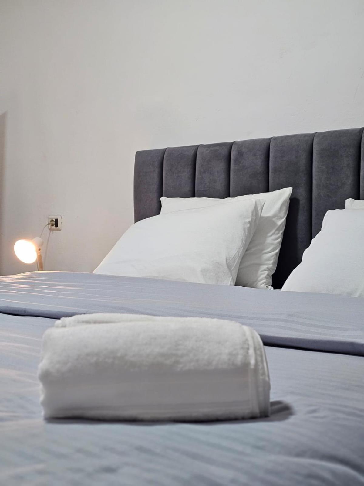 Apartment Main 4 *